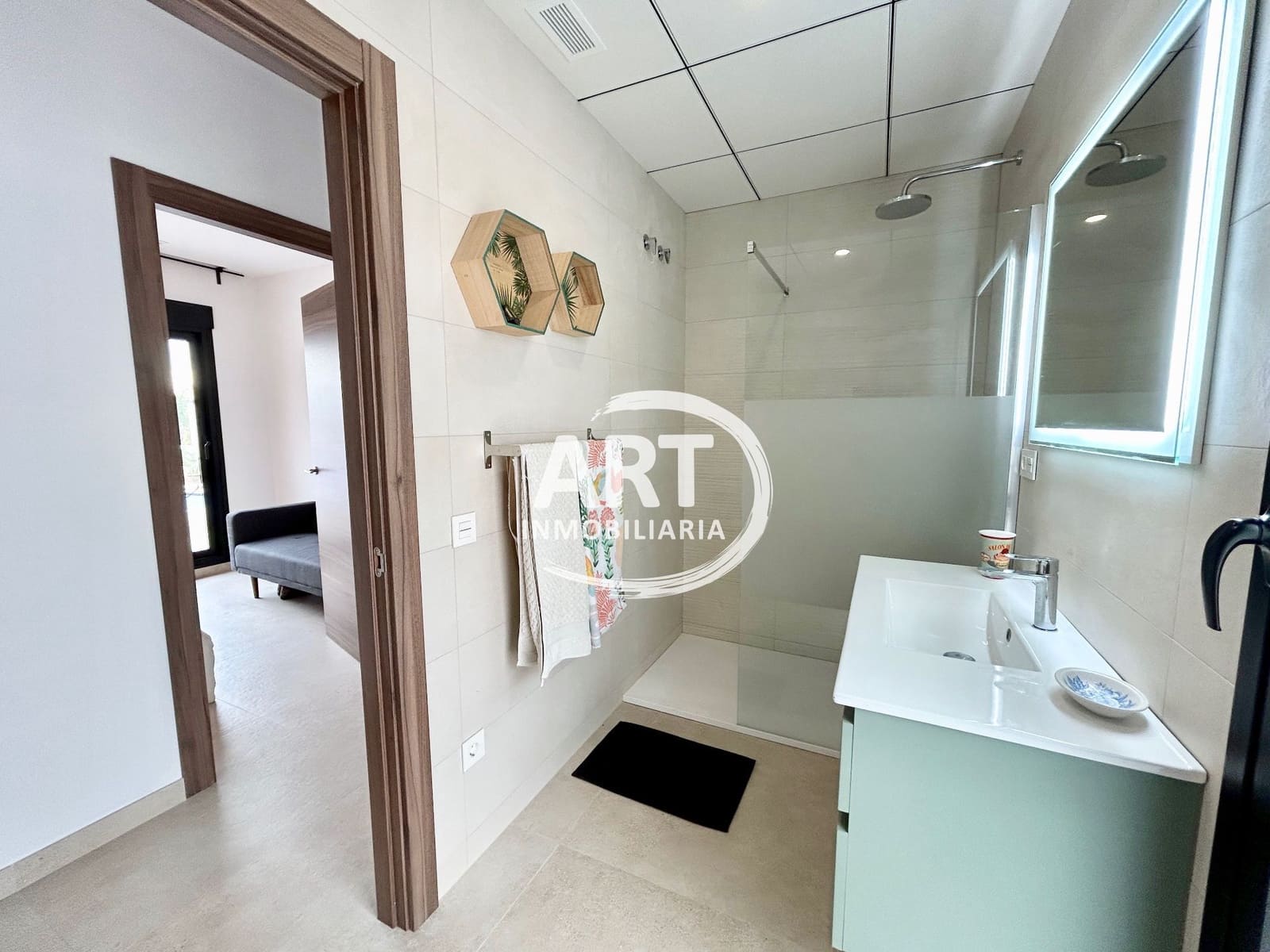 3 bedroom Villa for rent in L'Eliana with pool garage - € 3,500 (Ref: 9585379)