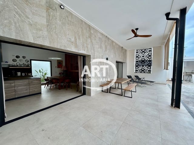 3 bedroom Villa for rent in L'Eliana with pool garage - € 3,500 (Ref: 9585379)