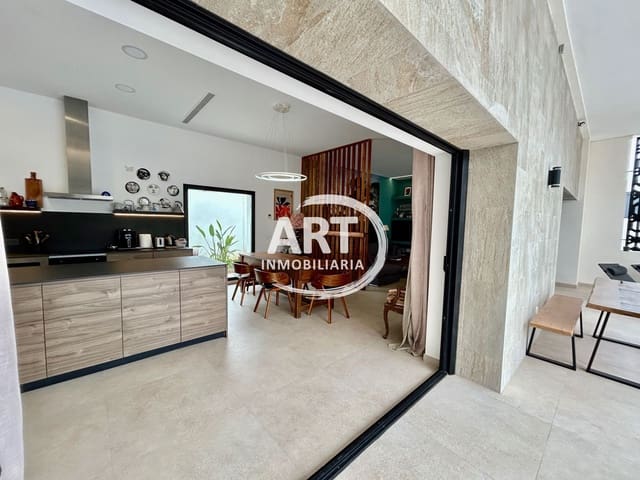 3 bedroom Villa for rent in L'Eliana with pool garage - € 3,500 (Ref: 9585379)