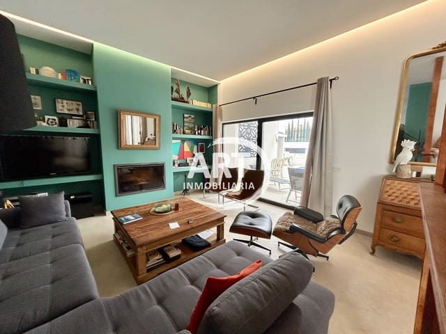 3 bedroom Villa for rent in L'Eliana with pool garage - € 3,500 (Ref: 9585379)