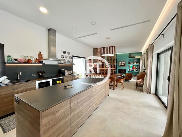 3 bedroom Villa for rent in L'Eliana with pool garage - € 3,500 (Ref: 9585379)