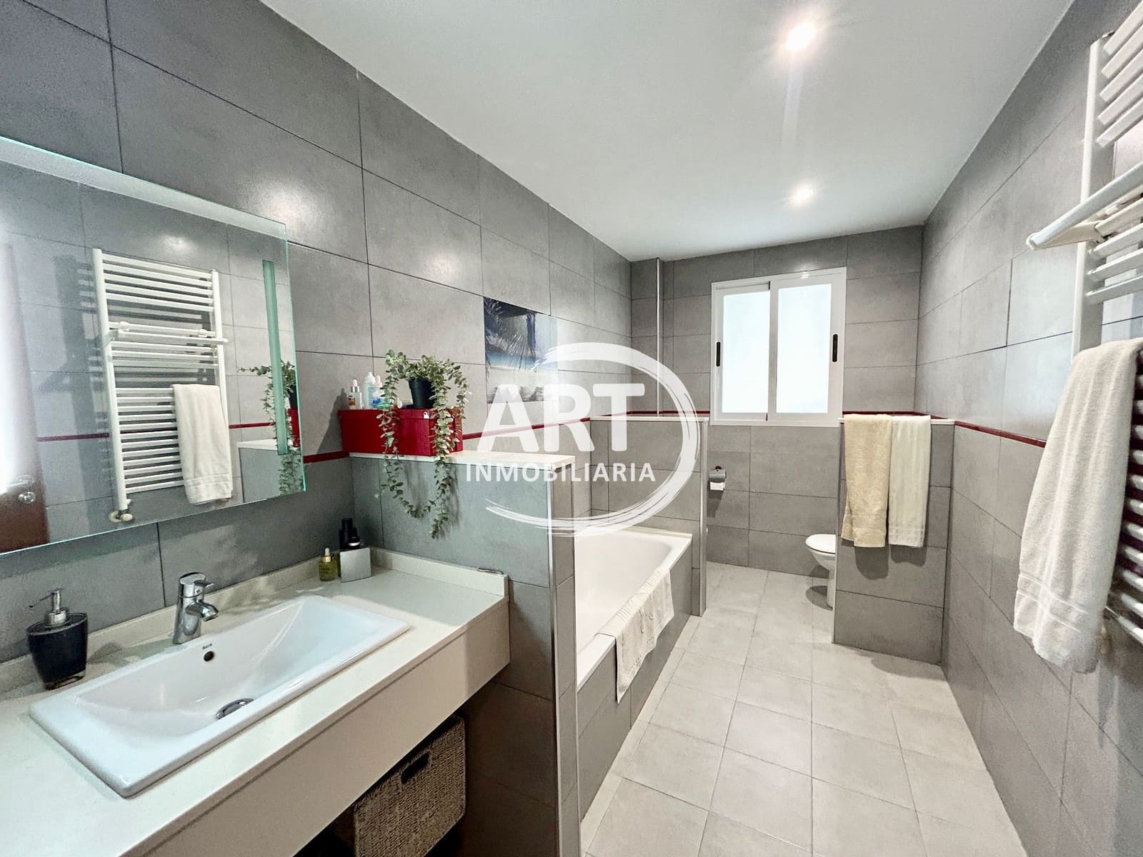 4 makuuhuone Huvila myytävänä paikassa Betera mukana uima-altaan 
autotalli - 849 900 € (Ref: 9585380)