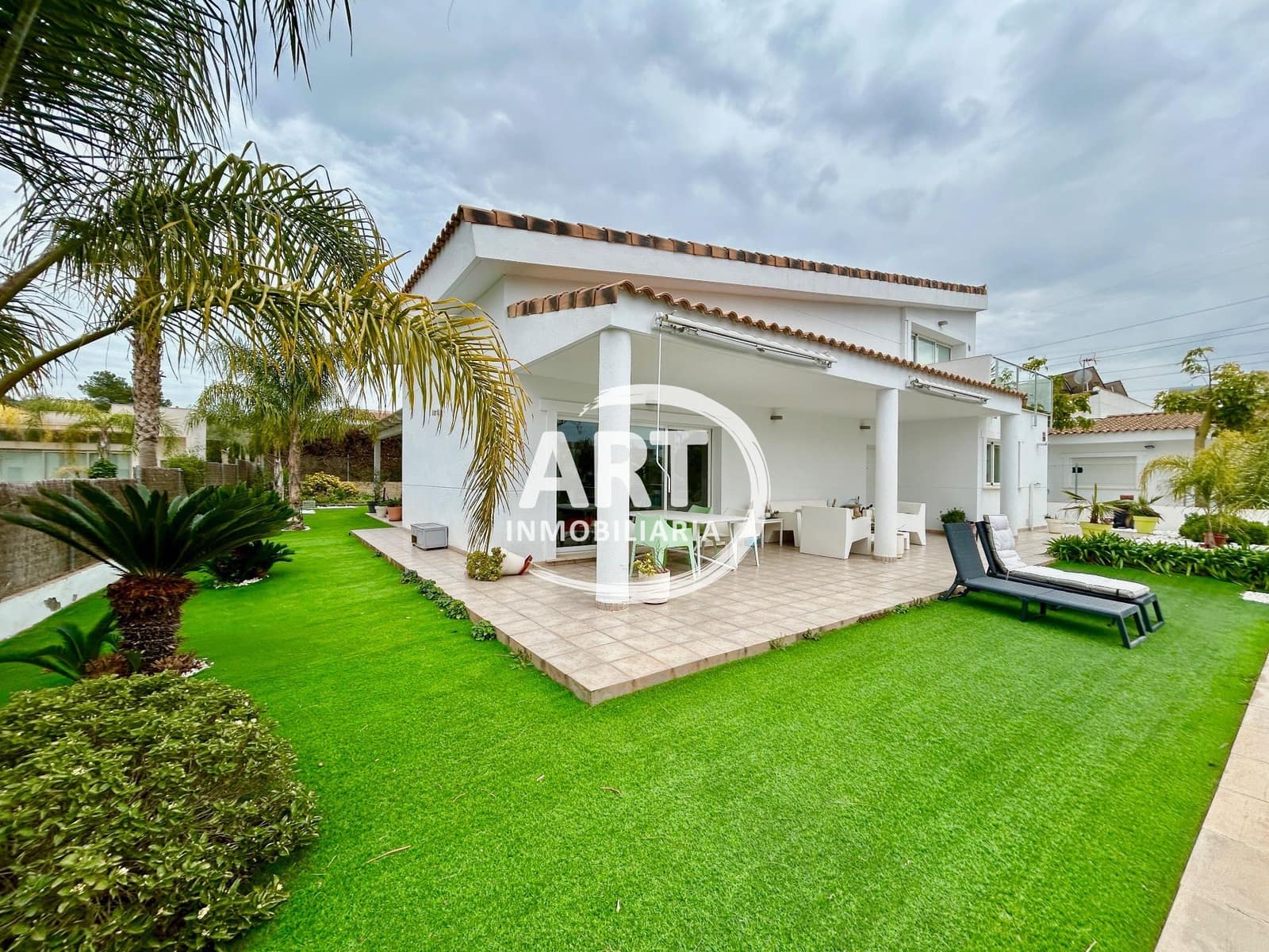 4 makuuhuone Huvila myytävänä paikassa Betera mukana uima-altaan 
autotalli - 849 900 € (Ref: 9585380)