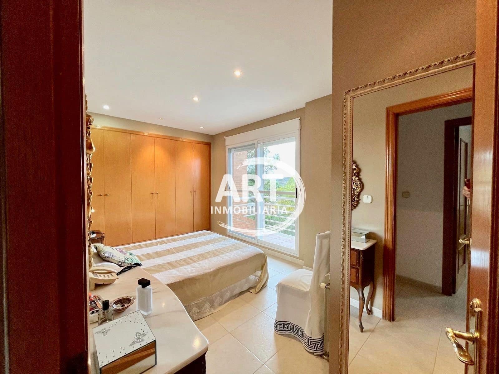 5 soveværelse Villa til salg i Riba-roja de Turia med swimmingpool garage - € 720.000 (Ref: 9594623)