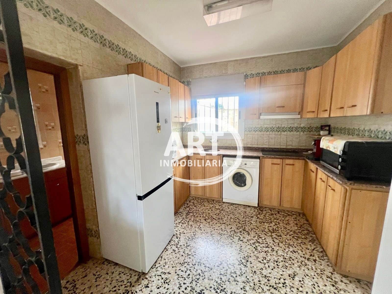 4 quarto Moradia para arrendar em Olocau com piscina garagem - 1 200 € (Ref: 9598670)