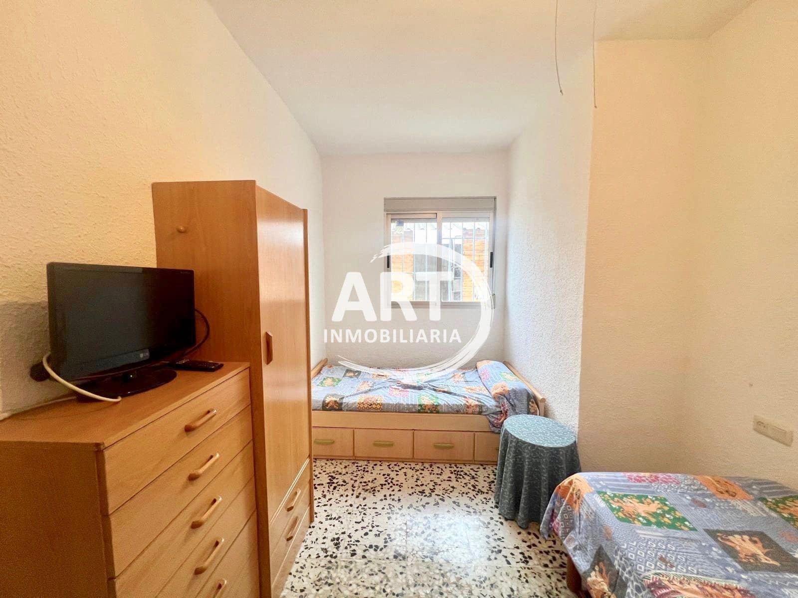 4 quarto Moradia para arrendar em Olocau com piscina garagem - 1 200 € (Ref: 9598670)