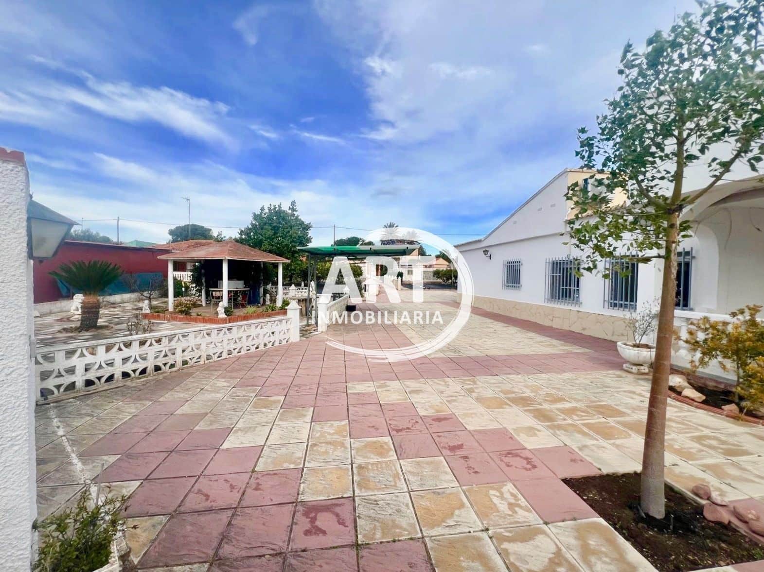 4 quarto Moradia para arrendar em Olocau com piscina garagem - 1 200 € (Ref: 9598670)