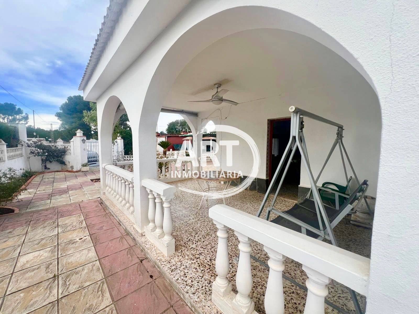 4 quarto Moradia para arrendar em Olocau com piscina garagem - 1 200 € (Ref: 9598670)