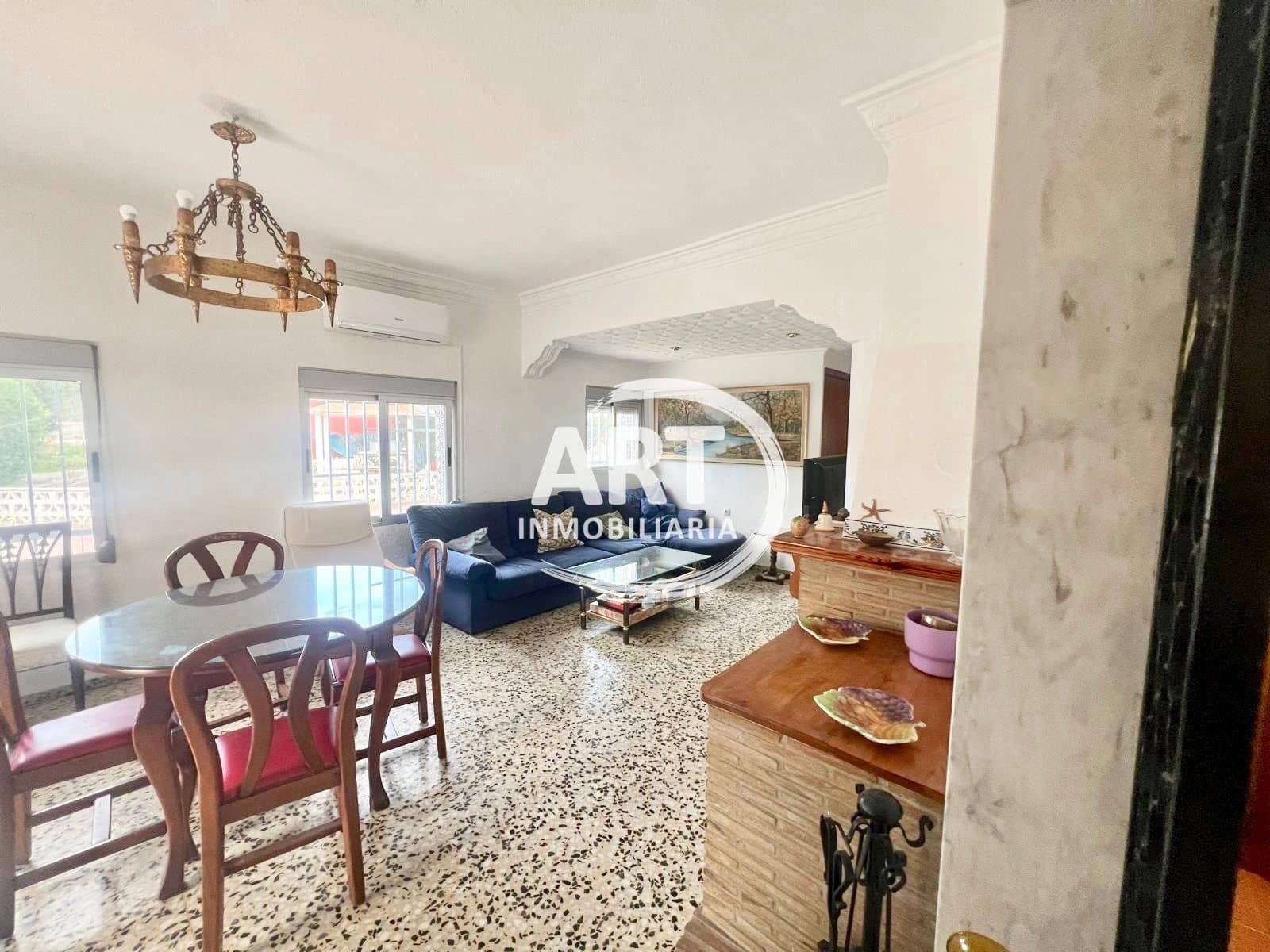 4 quarto Moradia para arrendar em Olocau com piscina garagem - 1 200 € (Ref: 9598670)