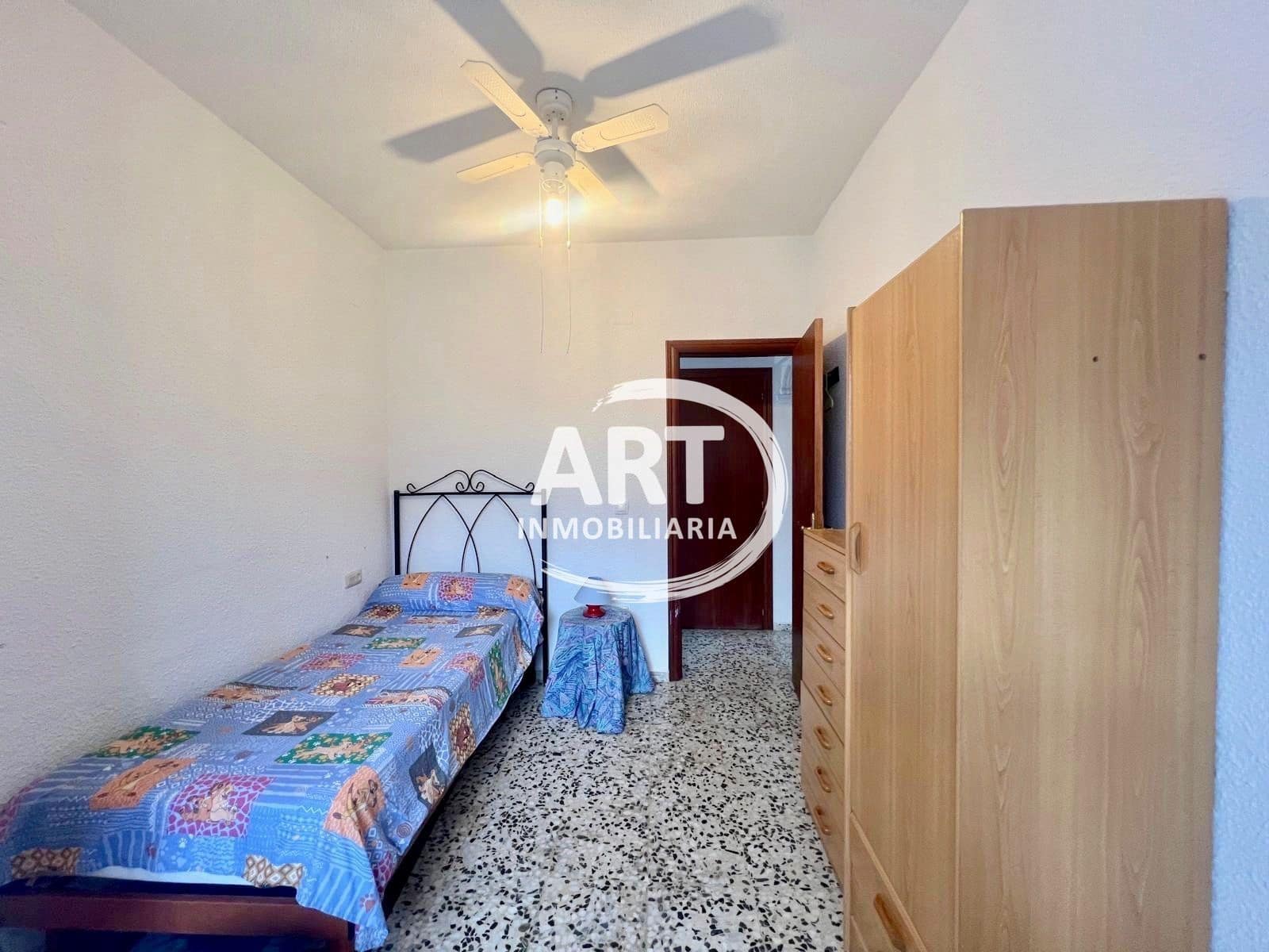 4 quarto Moradia para arrendar em Olocau com piscina garagem - 1 200 € (Ref: 9598670)