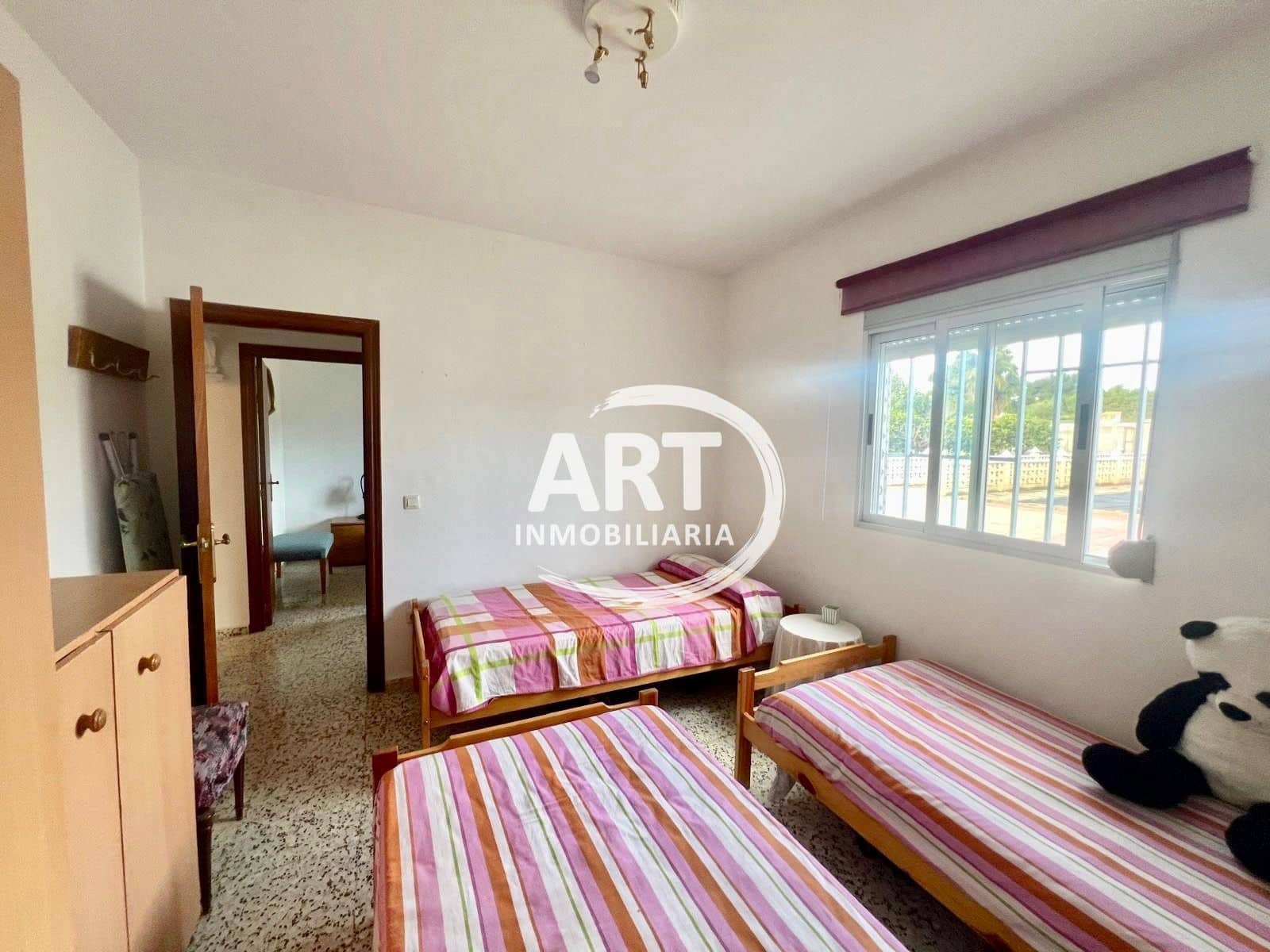 4 quarto Moradia para arrendar em Olocau com piscina garagem - 1 200 € (Ref: 9598670)