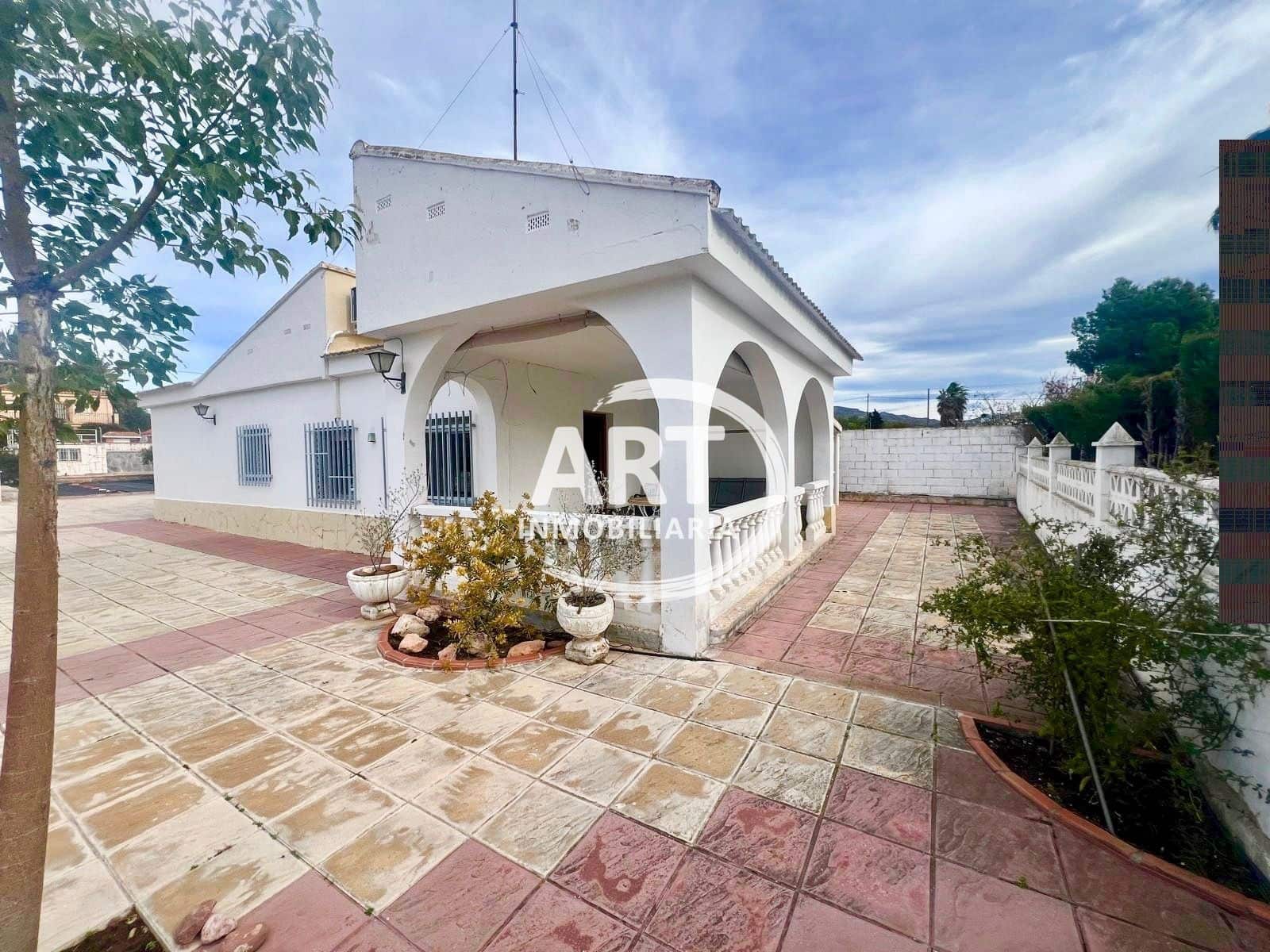 4 quarto Moradia para arrendar em Olocau com piscina garagem - 1 200 € (Ref: 9598670)