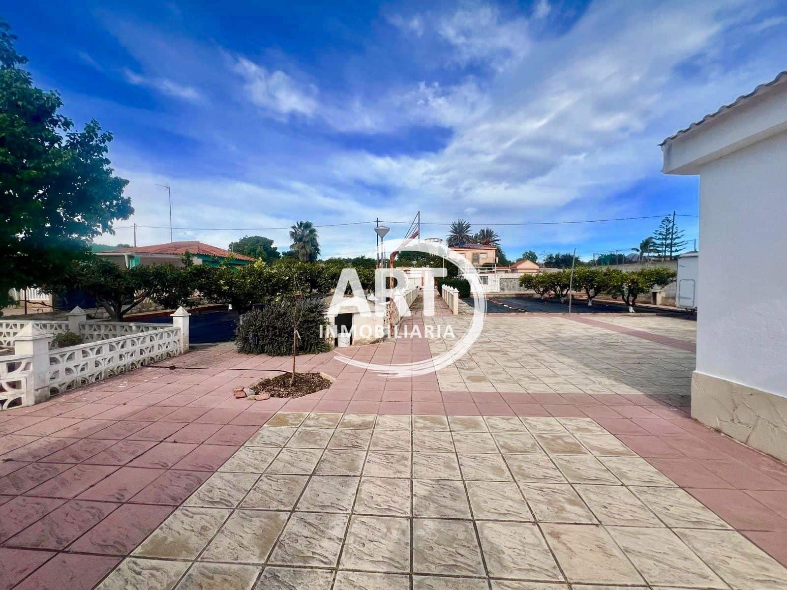 4 quarto Moradia para arrendar em Olocau com piscina garagem - 1 200 € (Ref: 9598670)