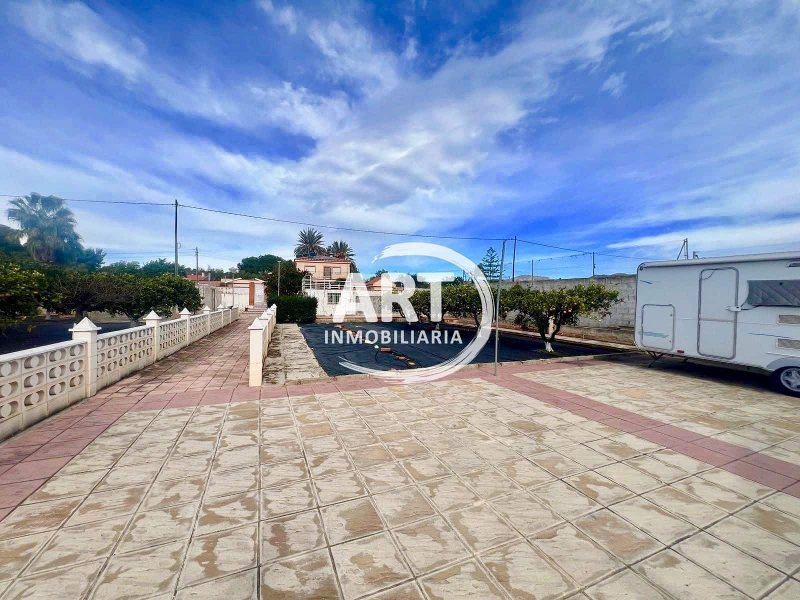 4 quarto Moradia para arrendar em Olocau com piscina garagem - 1 200 € (Ref: 9598670)