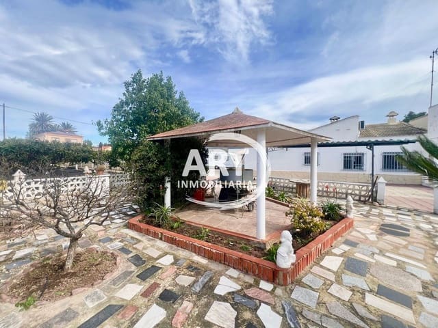 4 Zimmer Villa zu vermieten in Olocau mit Pool Garage - 1.200 € (Ref: 9598670)