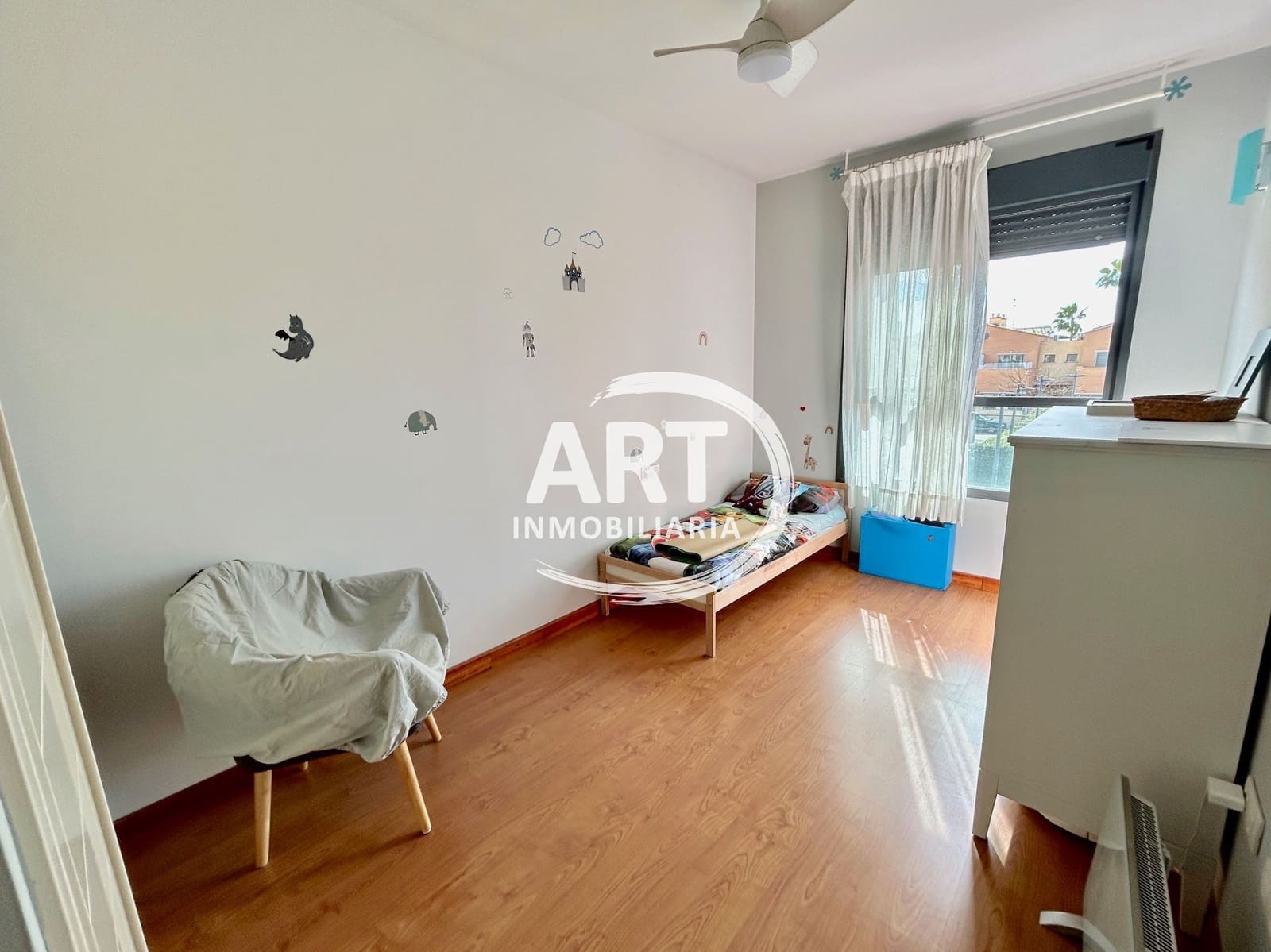 3 soveværelse Semi-Rækkehus til salg i San Antonio de Benageber med swimmingpool - € 395.000 (Ref: 9614707)