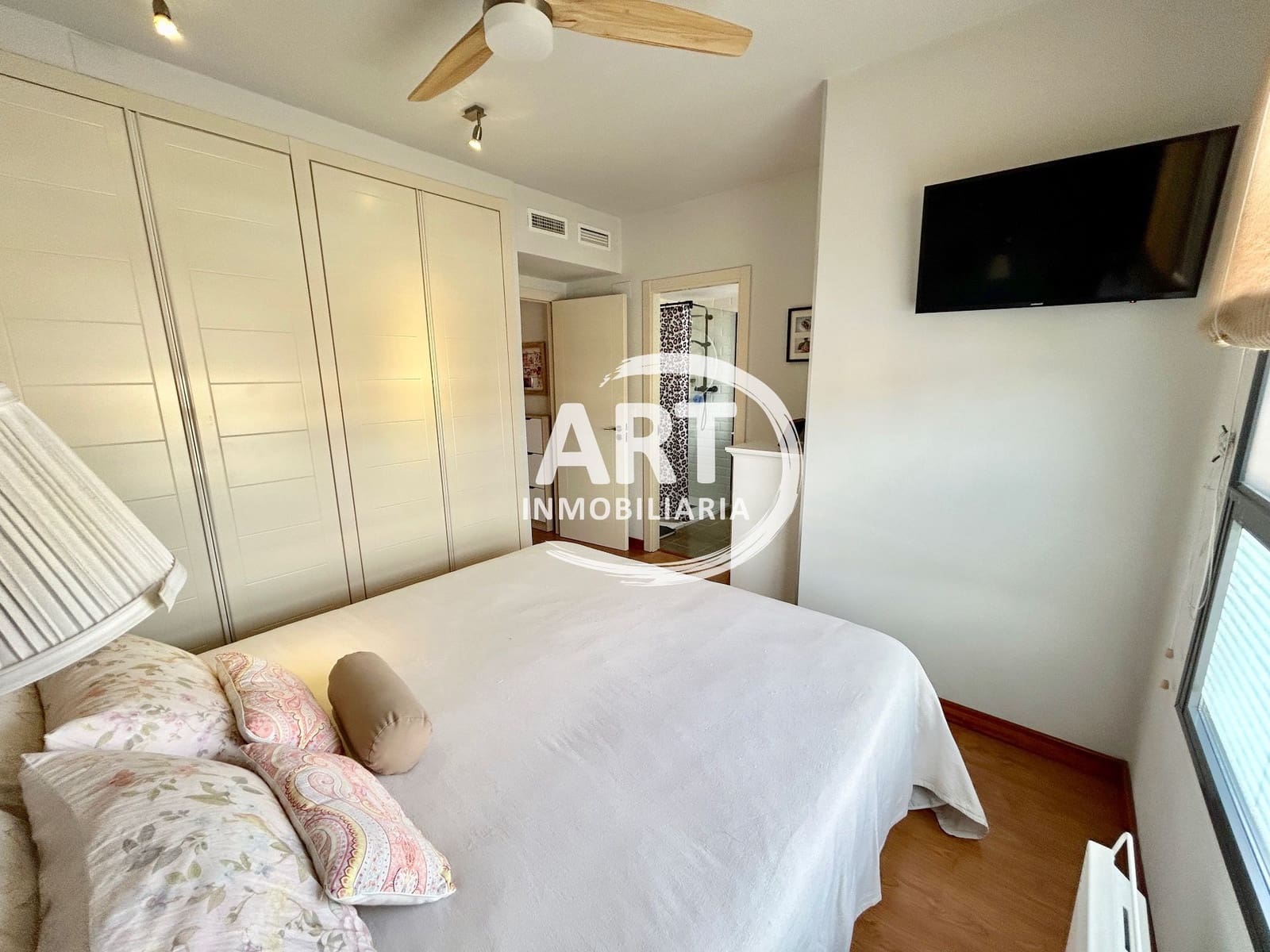 3 soveværelse Semi-Rækkehus til salg i San Antonio de Benageber med swimmingpool - € 395.000 (Ref: 9614707)