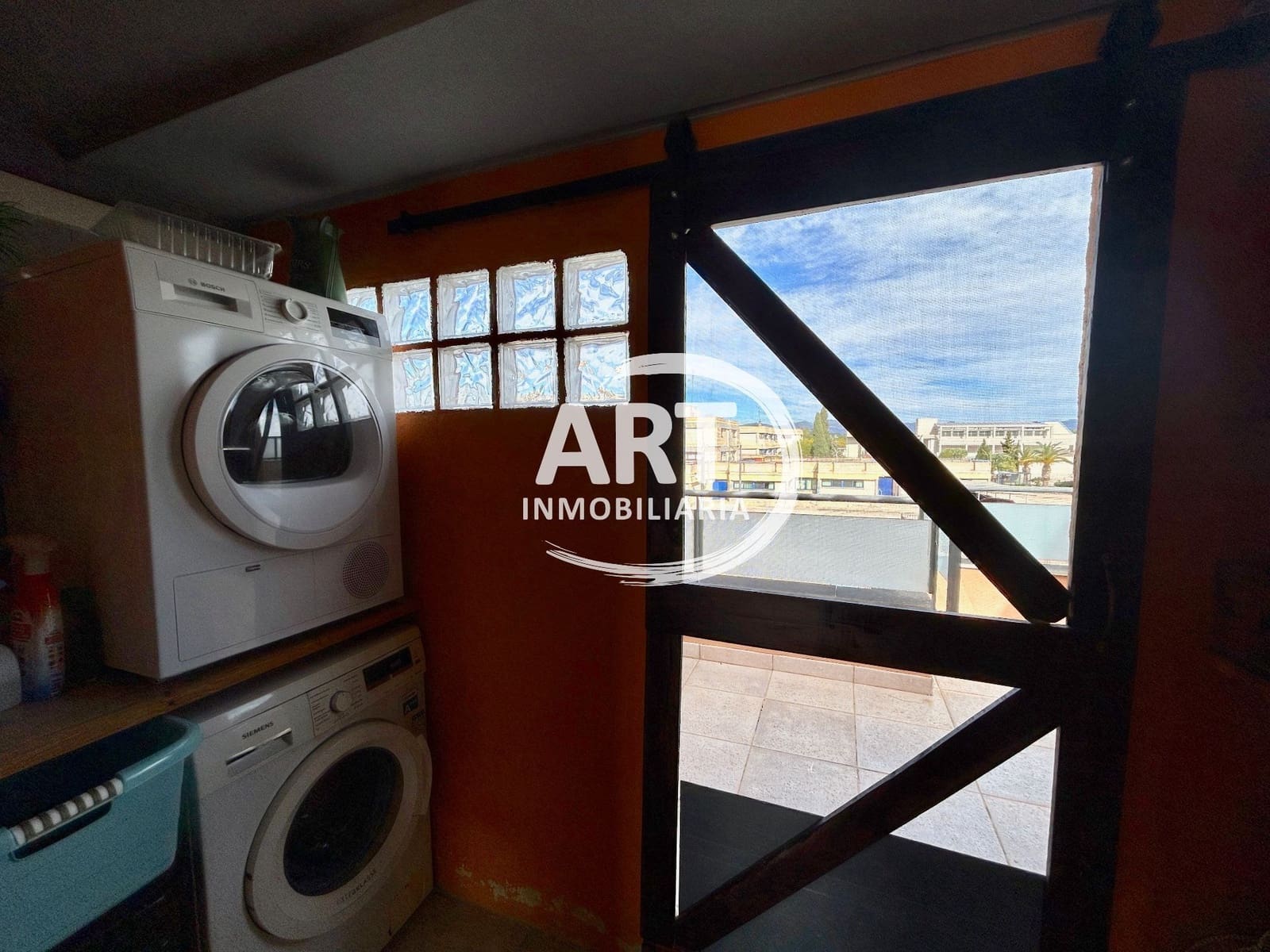 3 soveværelse Semi-Rækkehus til salg i San Antonio de Benageber med swimmingpool - € 395.000 (Ref: 9614707)