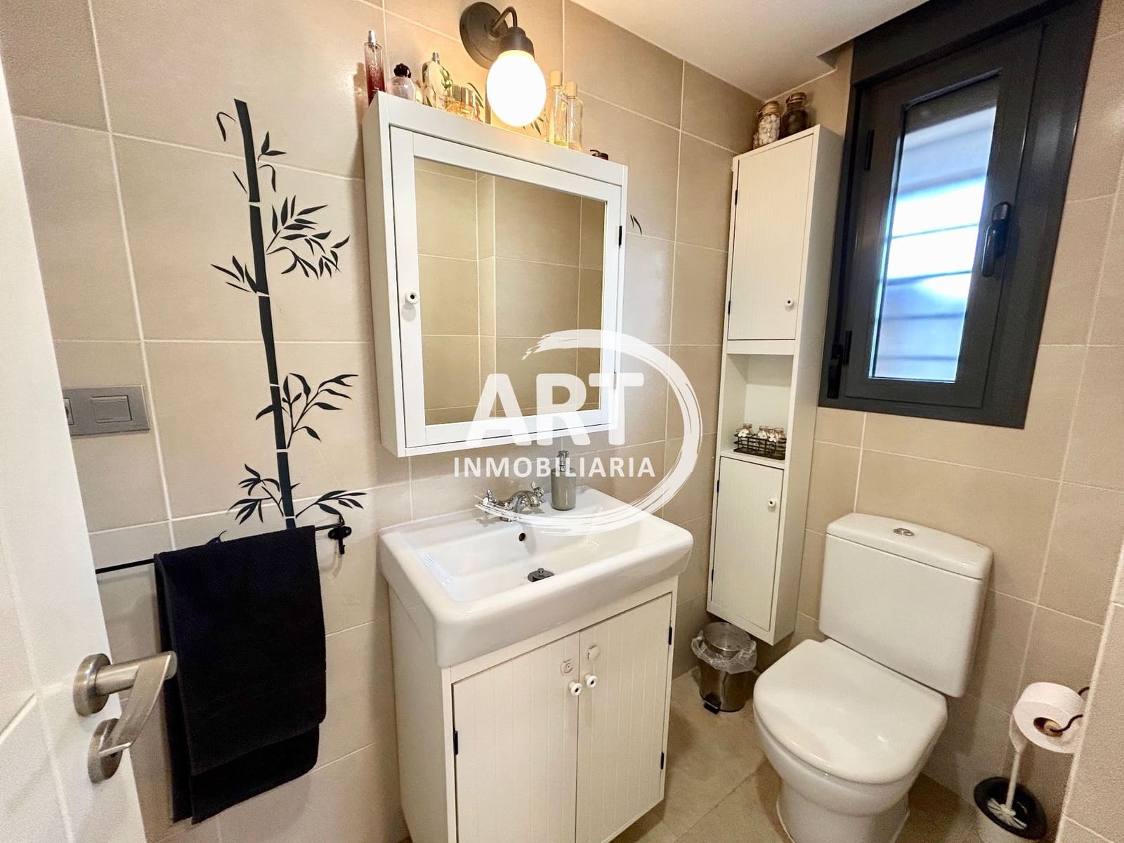 3 soveværelse Semi-Rækkehus til salg i San Antonio de Benageber med swimmingpool - € 395.000 (Ref: 9614707)