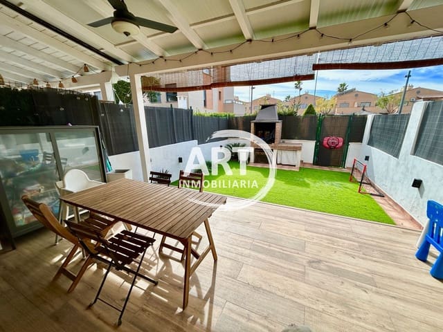 3 soveværelse Semi-Rækkehus til salg i San Antonio de Benagéber med swimmingpool - € 395.000 (Ref: 9614707)