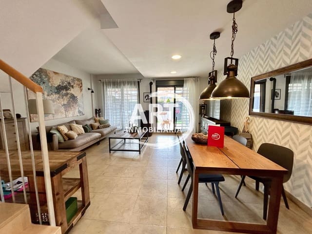 3 soveværelse Semi-Rækkehus til salg i San Antonio de Benagéber med swimmingpool - € 395.000 (Ref: 9614707)