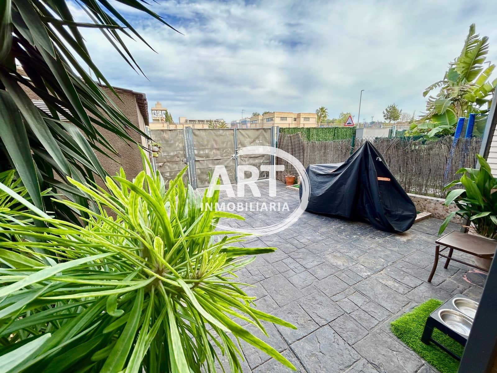 3 soveværelse Semi-Rækkehus til salg i San Antonio de Benageber med swimmingpool - € 395.000 (Ref: 9614707)