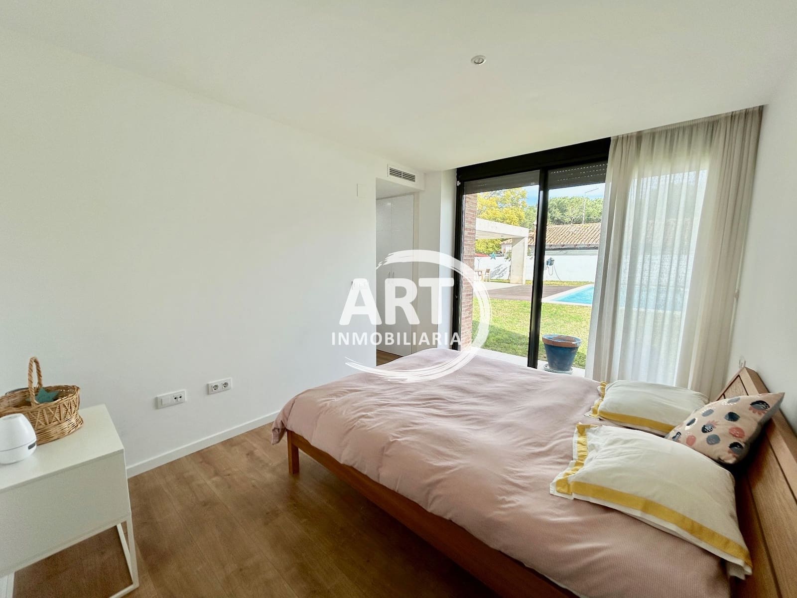 4 makuuhuone Huvila myytävänä paikassa L'Eliana mukana uima-altaan - 1 380 000 € (Ref: 9614708)