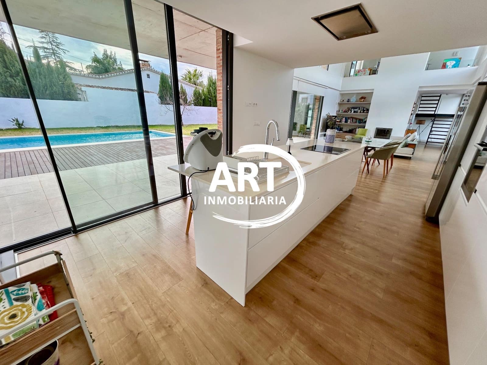 4 makuuhuone Huvila myytävänä paikassa L'Eliana mukana uima-altaan - 1 380 000 € (Ref: 9614708)