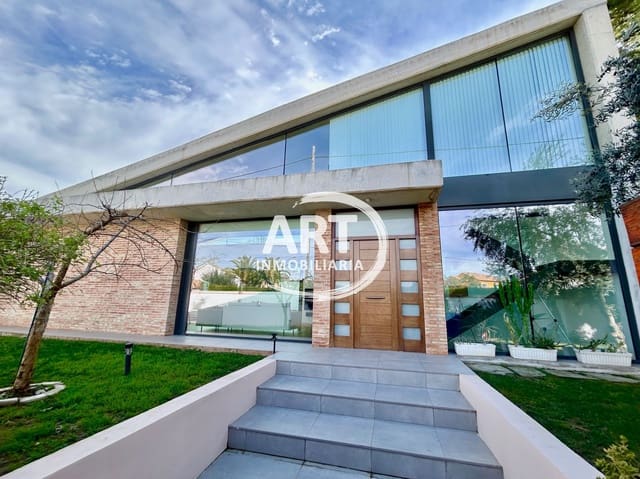 4 makuuhuone Huvila myytävänä paikassa L'Eliana mukana uima-altaan - 1 380 000 € (Ref: 9614708)