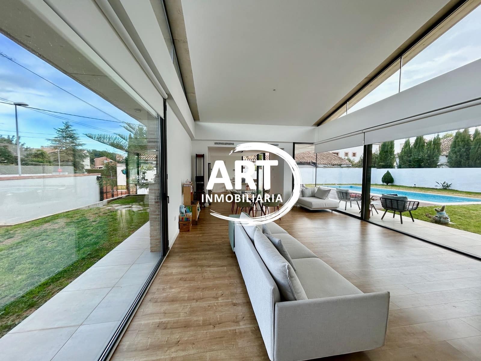 4 makuuhuone Huvila myytävänä paikassa L'Eliana mukana uima-altaan - 1 380 000 € (Ref: 9614708)