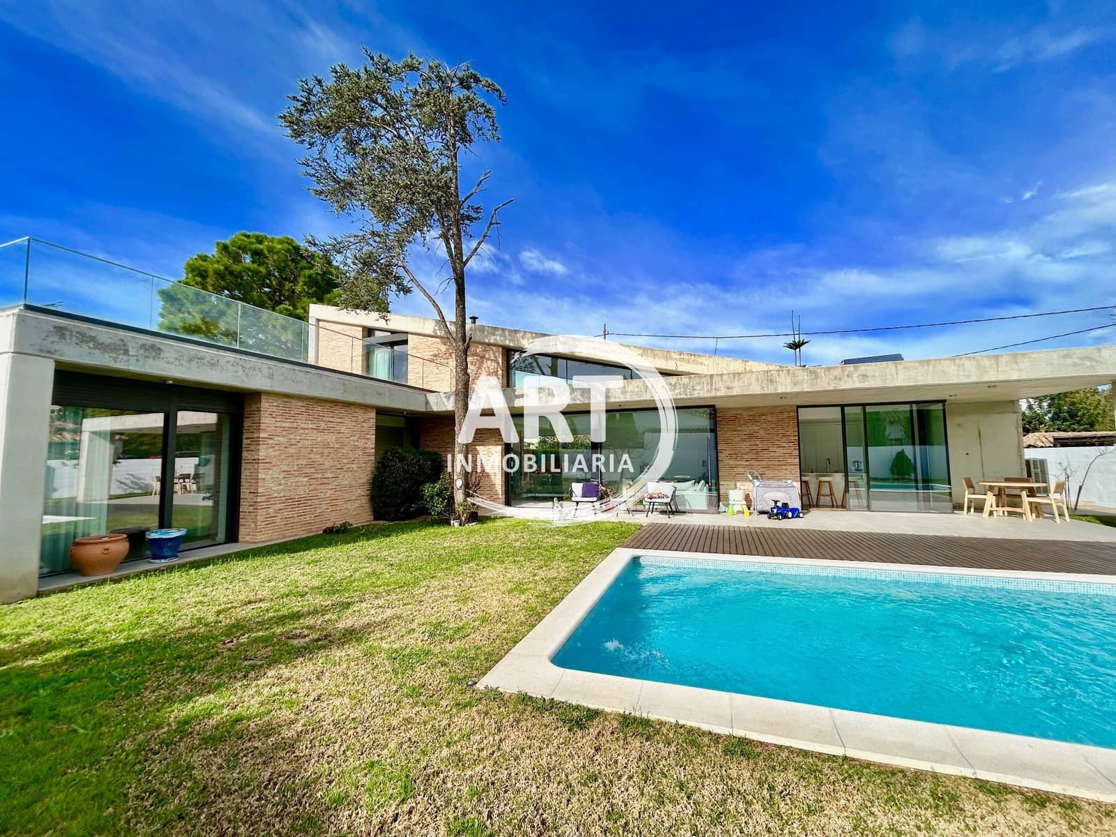 4 makuuhuone Huvila myytävänä paikassa L'Eliana mukana uima-altaan - 1 380 000 € (Ref: 9614708)