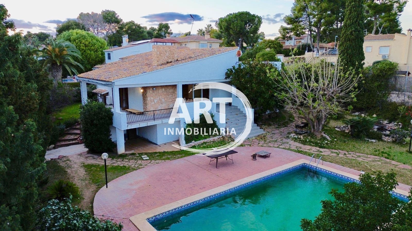 4 makuuhuone Huvila myytävänä paikassa L'Eliana mukana uima-altaan 
autotalli - 960 000 € (Ref: 9633832)