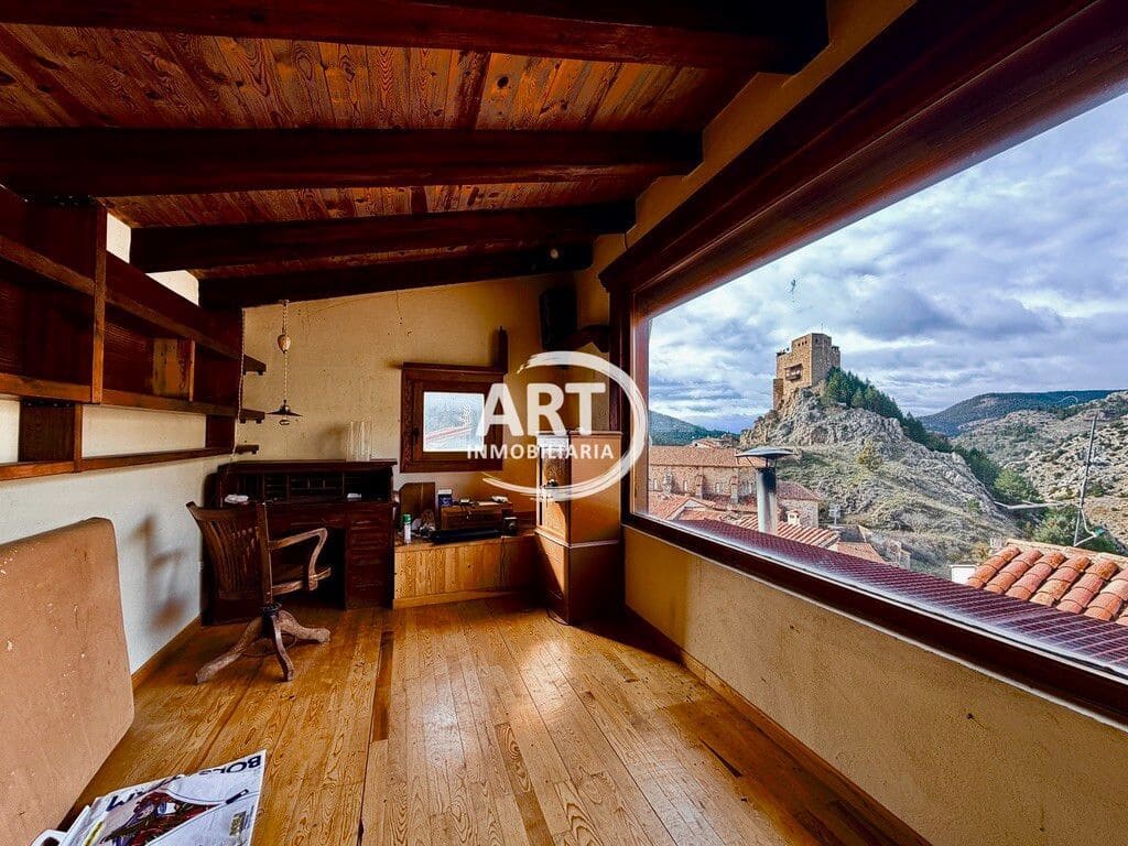 8 makuuhuone Omakotitalo myytävänä paikassa Alcala de la Selva - 350 000 € (Ref: 9639079)