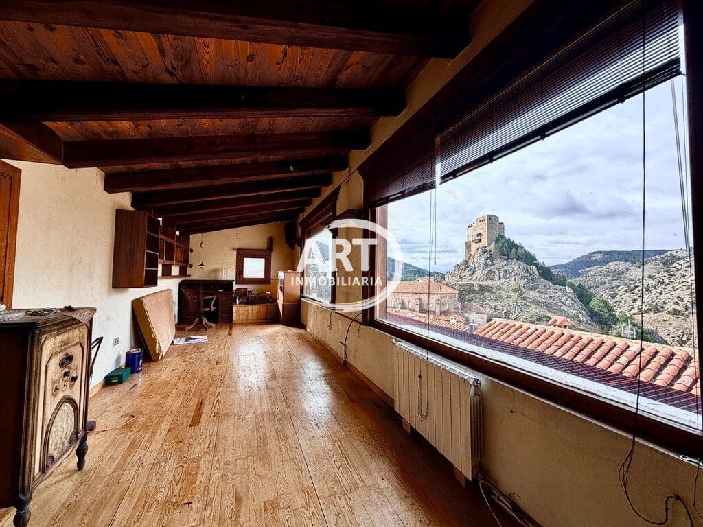 8 makuuhuone Omakotitalo myytävänä paikassa Alcala de la Selva - 350 000 € (Ref: 9639079)