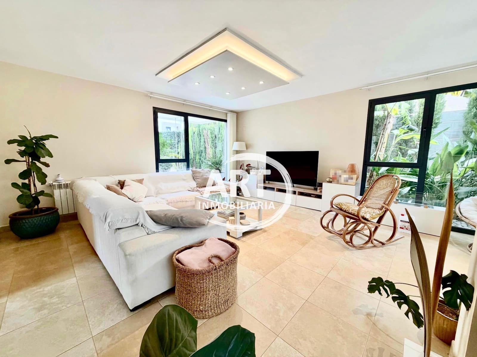 4 Zimmer Villa zu verkaufen in San Antonio de Benageber mit Pool Garage - 750.000 € (Ref: 9651223)