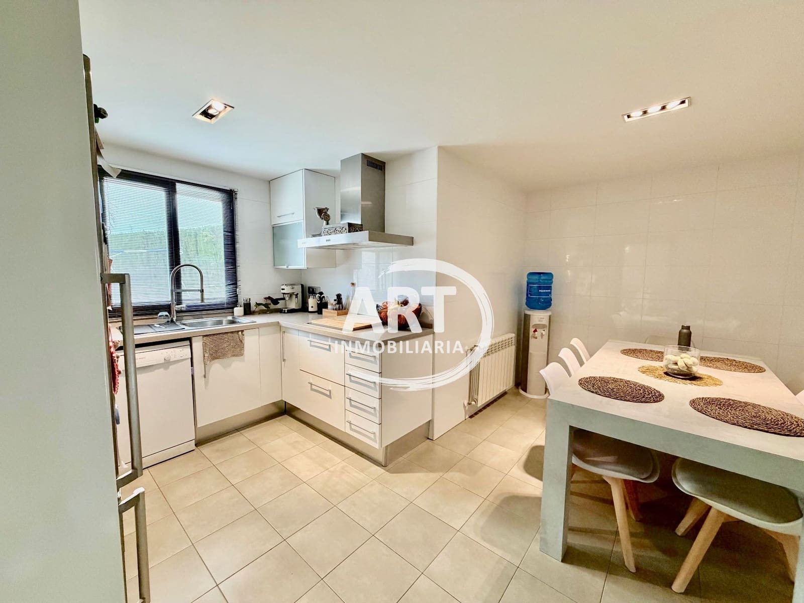 4 Zimmer Villa zu verkaufen in San Antonio de Benageber mit Pool Garage - 750.000 € (Ref: 9651223)