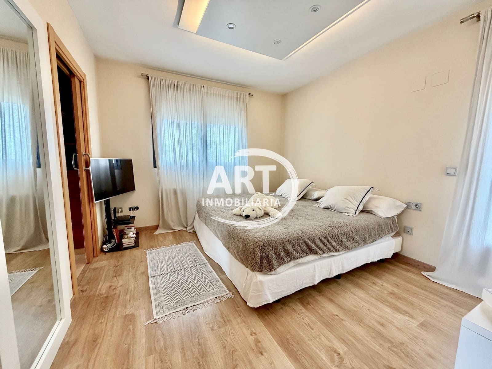 4 Zimmer Villa zu verkaufen in San Antonio de Benageber mit Pool Garage - 750.000 € (Ref: 9651223)