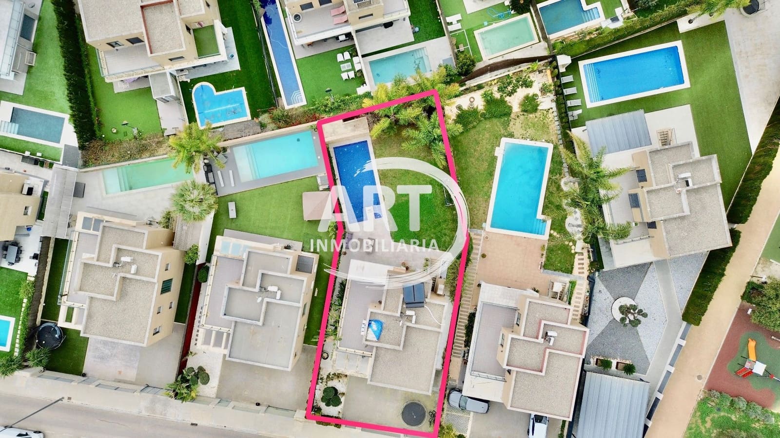 4 Zimmer Villa zu verkaufen in San Antonio de Benageber mit Pool Garage - 750.000 € (Ref: 9651223)