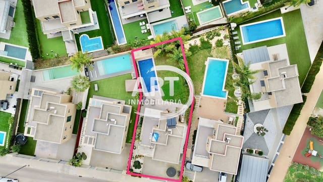 4 Zimmer Villa zu verkaufen in San Antonio de Benagéber mit Pool Garage - 750.000 € (Ref: 9651223)