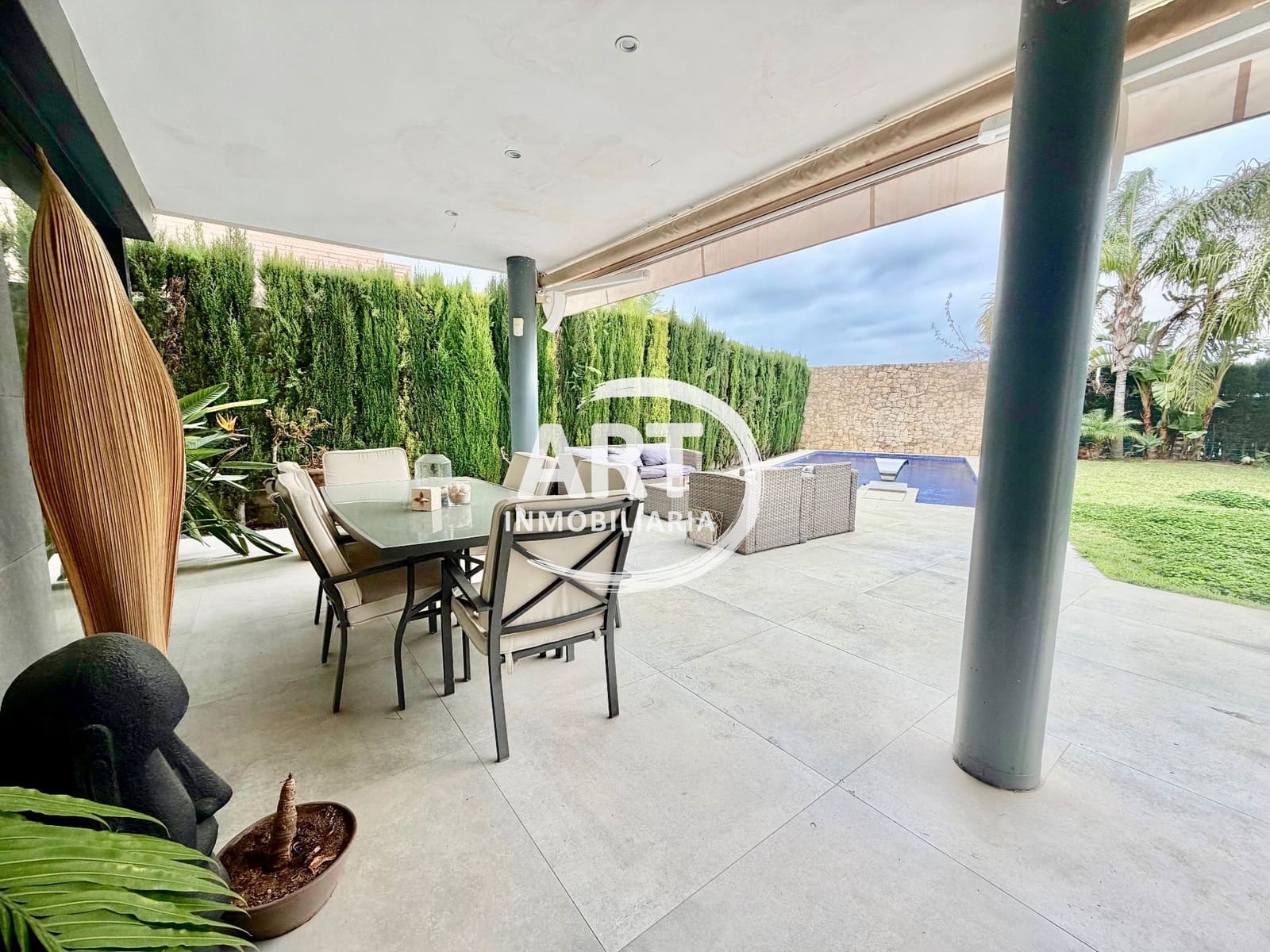 4 Zimmer Villa zu verkaufen in San Antonio de Benageber mit Pool Garage - 750.000 € (Ref: 9651223)