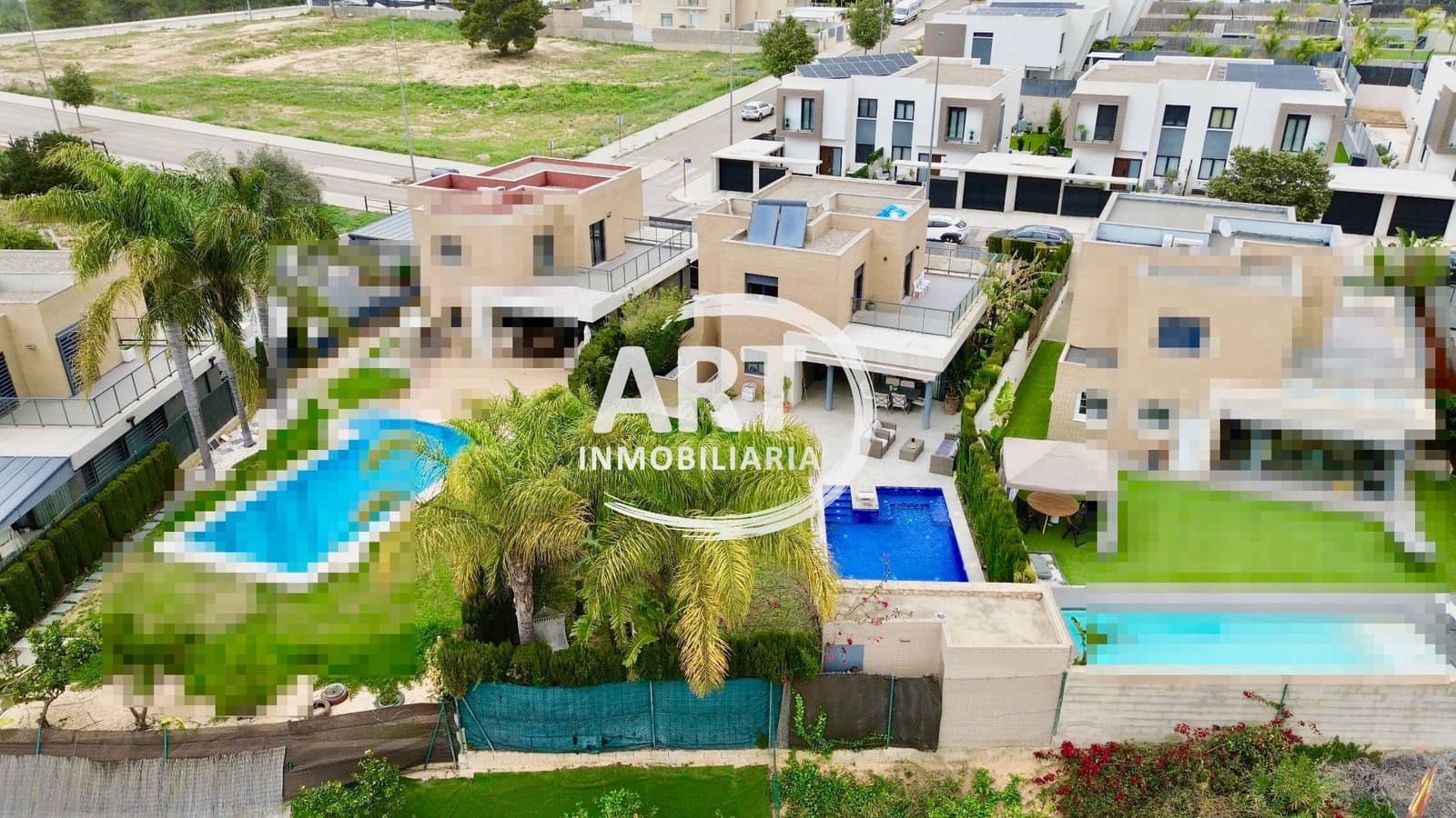 4 Zimmer Villa zu verkaufen in San Antonio de Benageber mit Pool Garage - 750.000 € (Ref: 9651223)