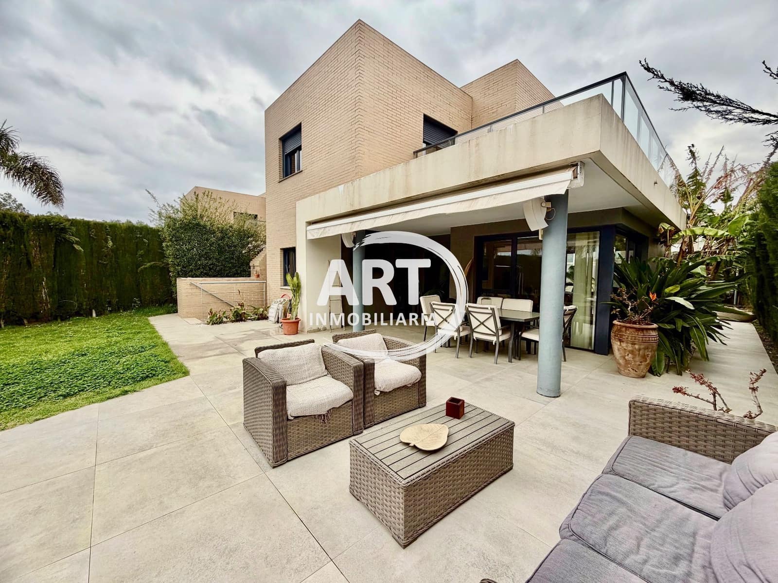 4 Zimmer Villa zu verkaufen in San Antonio de Benageber mit Pool Garage - 750.000 € (Ref: 9651223)