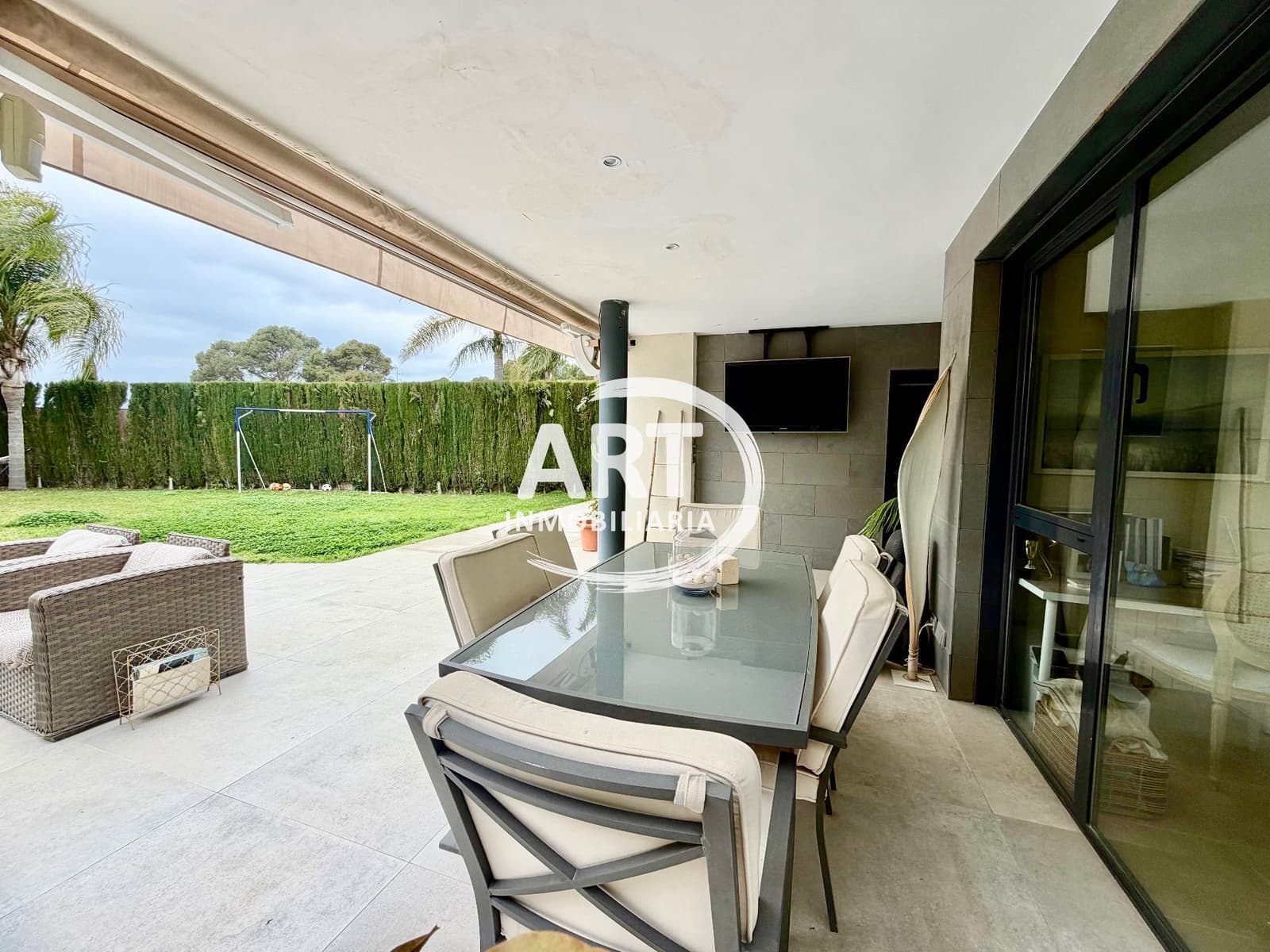 4 Zimmer Villa zu verkaufen in San Antonio de Benageber mit Pool Garage - 750.000 € (Ref: 9651223)