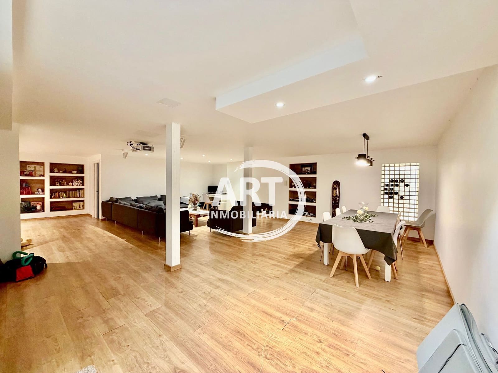 4 Zimmer Villa zu verkaufen in San Antonio de Benageber mit Pool Garage - 750.000 € (Ref: 9651223)