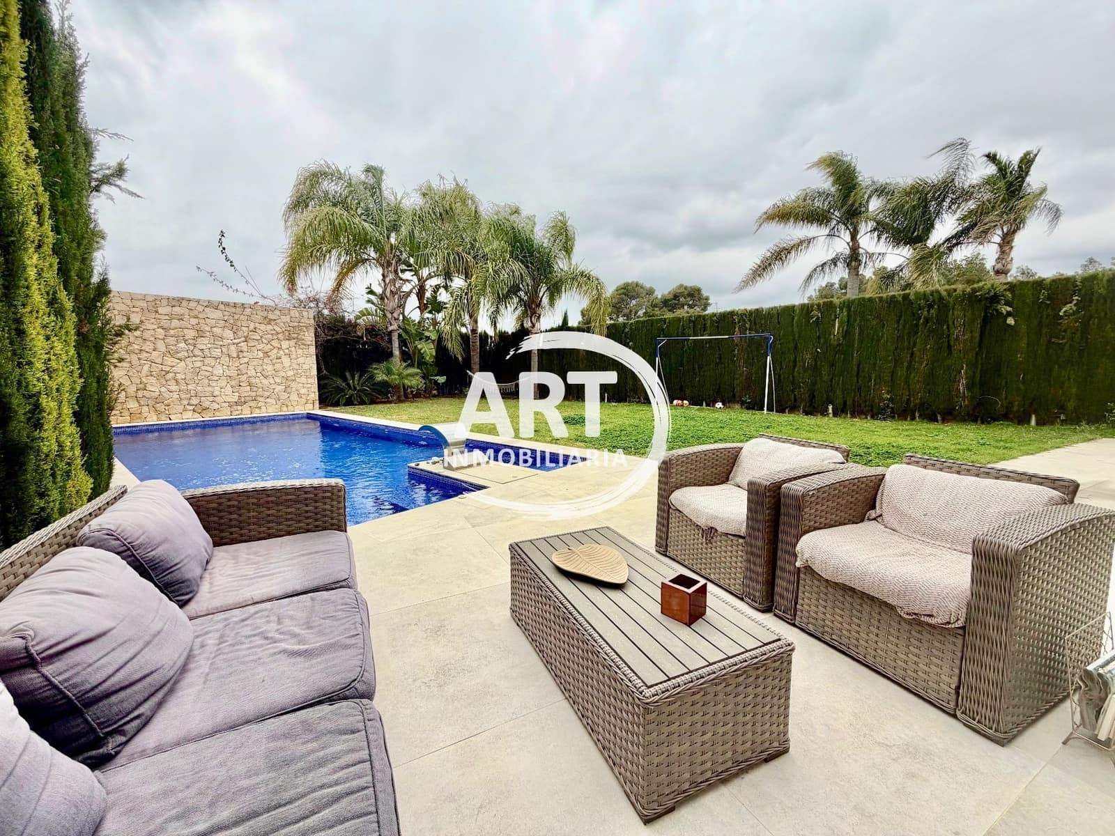 4 Zimmer Villa zu verkaufen in San Antonio de Benageber mit Pool Garage - 750.000 € (Ref: 9651223)
