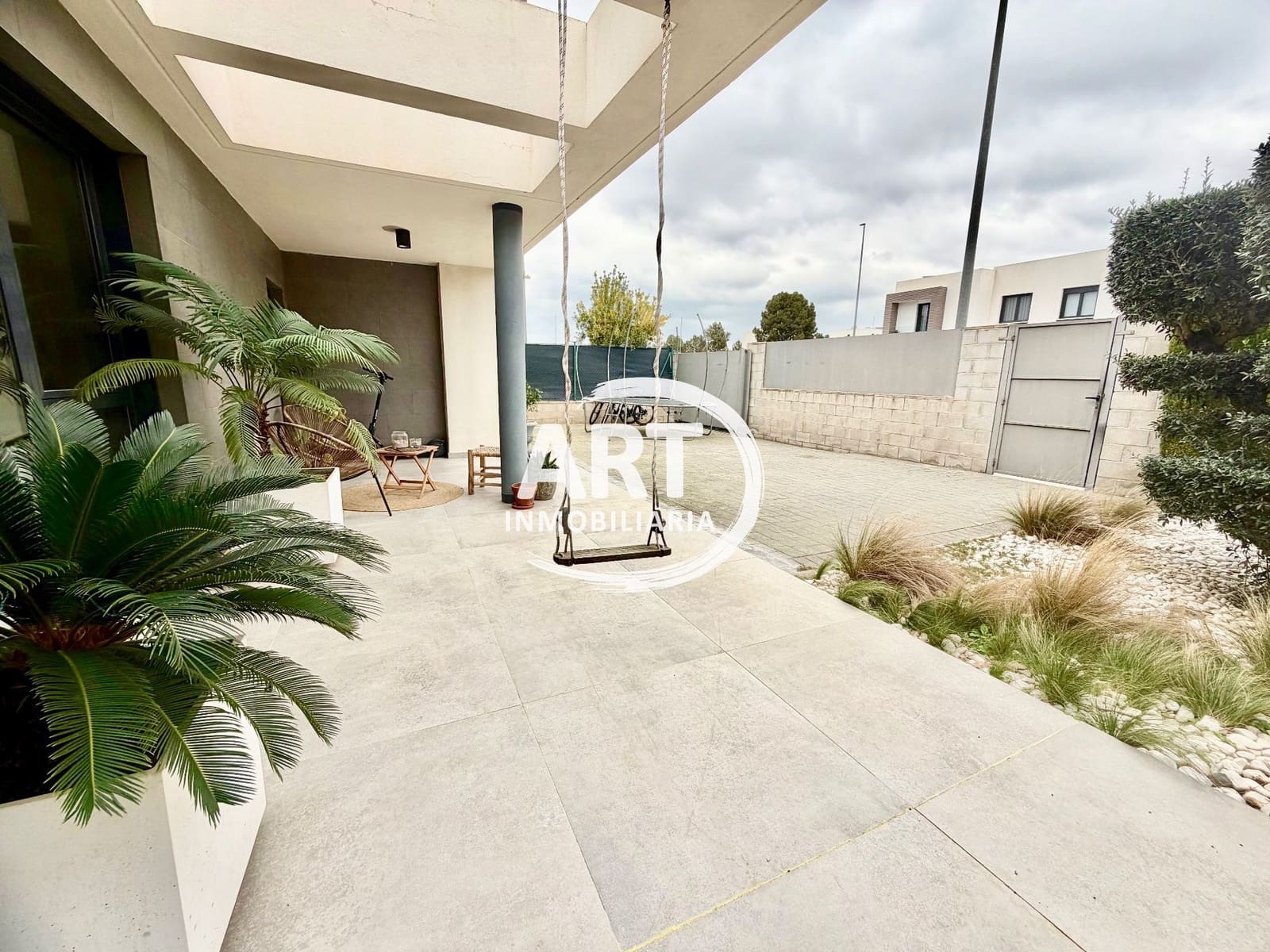 4 Zimmer Villa zu verkaufen in San Antonio de Benageber mit Pool Garage - 750.000 € (Ref: 9651223)