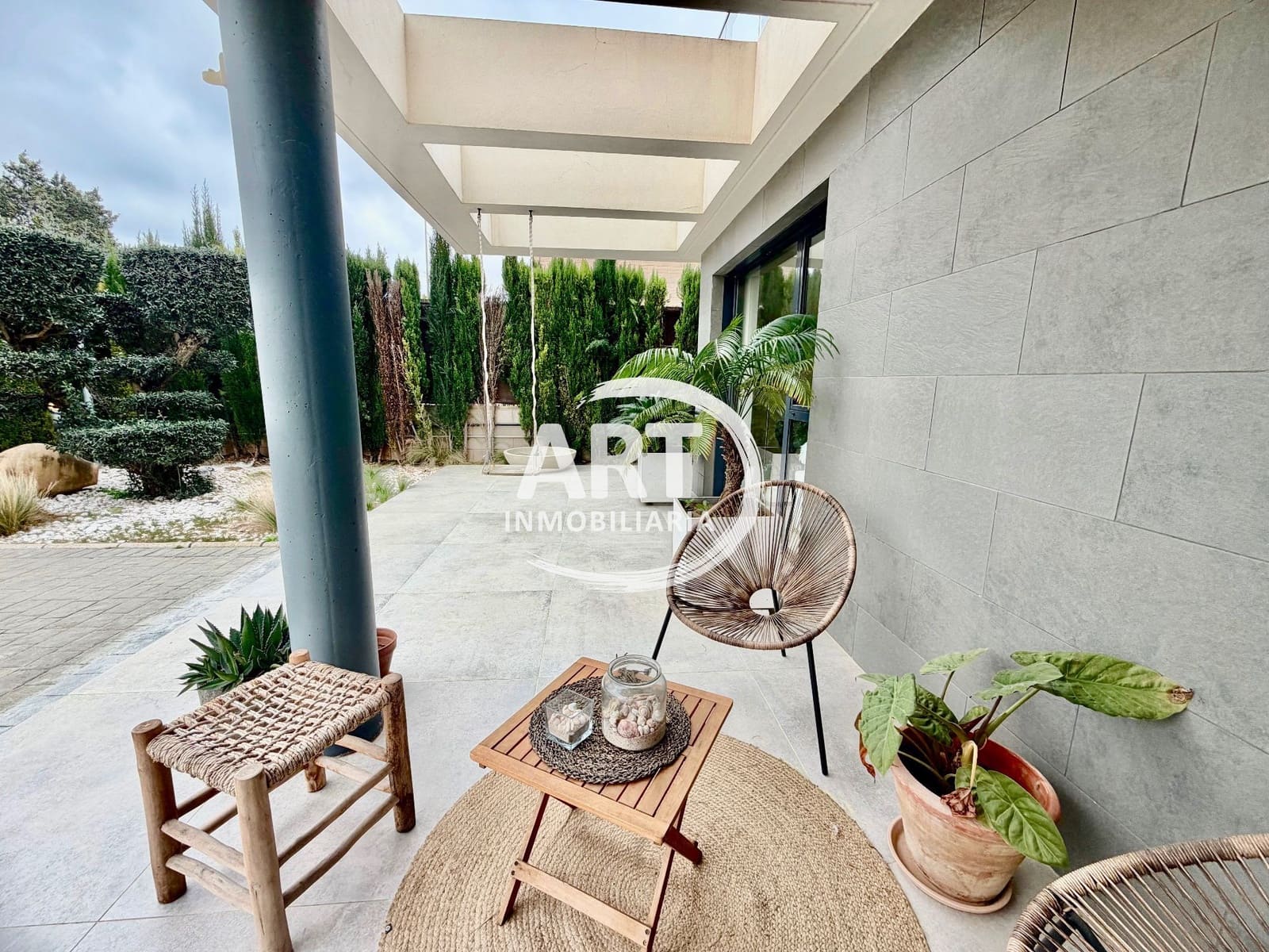 4 Zimmer Villa zu verkaufen in San Antonio de Benageber mit Pool Garage - 750.000 € (Ref: 9651223)