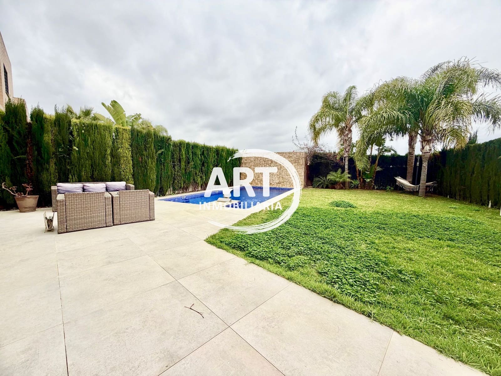 4 Zimmer Villa zu verkaufen in San Antonio de Benageber mit Pool Garage - 750.000 € (Ref: 9651223)