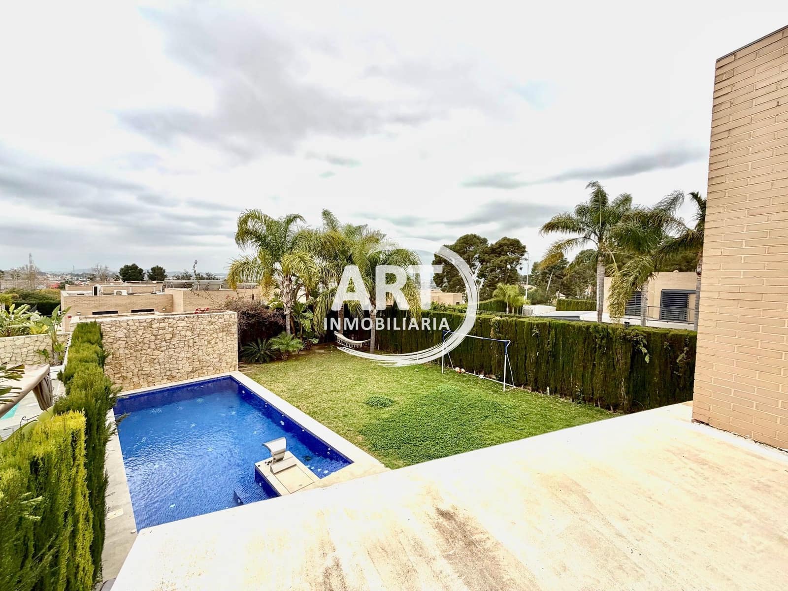 4 Zimmer Villa zu verkaufen in San Antonio de Benageber mit Pool Garage - 750.000 € (Ref: 9651223)