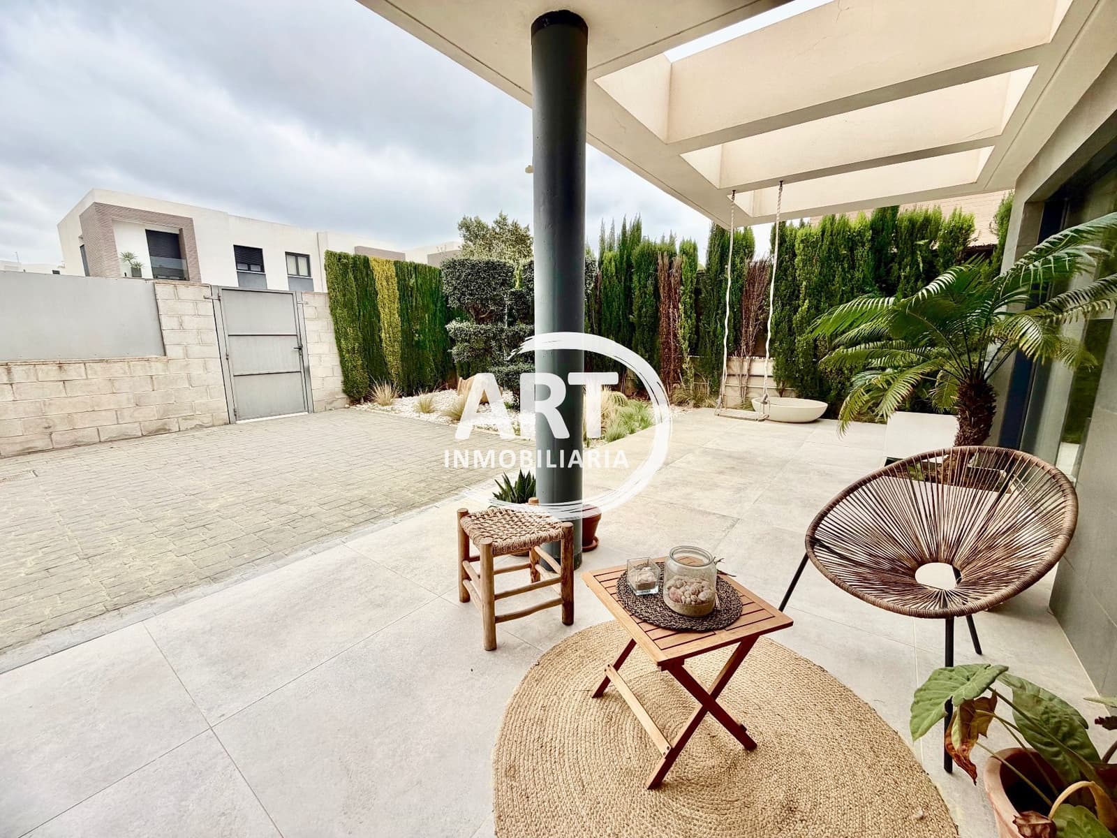 4 Zimmer Villa zu verkaufen in San Antonio de Benageber mit Pool Garage - 750.000 € (Ref: 9651223)